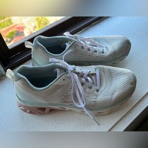 Women’s Skechers lightweight tie sneakers size 8.5